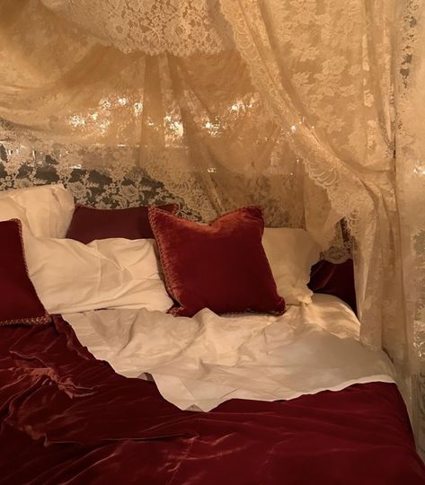 Cozy Room Couple, Romanticism Bedroom, Red And Gold Room Aesthetic, Whimsigoth Bedroom Blue, Red Maximalist Bedroom, Cream And Red Bedroom, Red Vintage Room Aesthetic, 40s Room Aesthetic, Romantic Life Aesthetic