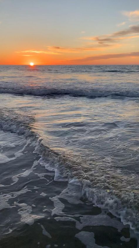 Sunset Live Photo, Live Photos Aesthetic, San Diego Beaches, Live Photo Video, Photos For Story, Video Pantai Aesthetic, Beach Live Wallpaper, Beach Aesthetic Videos, Live Photo Iphone Wallpaper