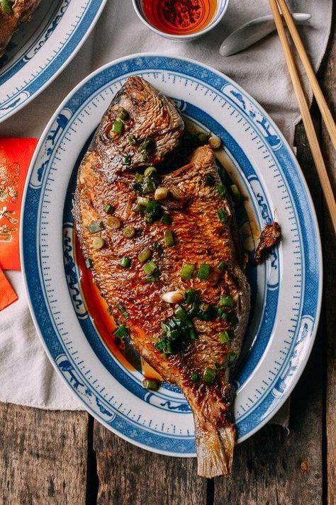 Pan Fried Fish - Chinese Whole Fish Recipe, by thewoksoflife.com Chinese Whole Fish Recipe, Recipes With Fish, Pan Fried Fish Recipes, Fried Whole Fish, Whole Fish Recipes, Fish Fried, Chinese Fish, Chinese Food Recipes, Pan Fried Fish