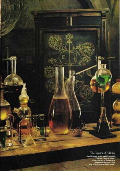 Alchemy Laboratory where I'll be making all new types of matter for various purposes and expanding the sciences. Mad Scientist Lab, Yennefer Of Vengerberg, Mad Science, By Any Means Necessary, Arte Sketchbook, Mad Scientist, Alam Yang Indah, Dieselpunk, Larp