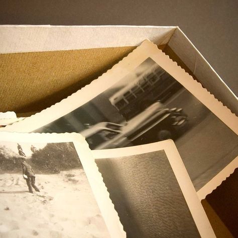 How to Preserve Old Photos: 7 Ways to Keep Antique Family Photos Looking Their Best Antique Family Photos, Family History Organization, Family History Projects, Scanning Photos, Lay Photo, Old Family Photos, Photo Boxes, Photo Restoration, Tree Photography