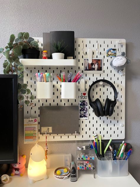 Korea Bedroom Ideas, Desk Aesthetic Inspiration Study, Desk Ideas Pegboard, Aesthetic Desk Makeover Ideas, Peg Board For Desk, Seating For Bedroom Ideas, Clock Bedroom Decor, Cute Ikea Decor, Small Room Desk Ideas Tiny Bedrooms