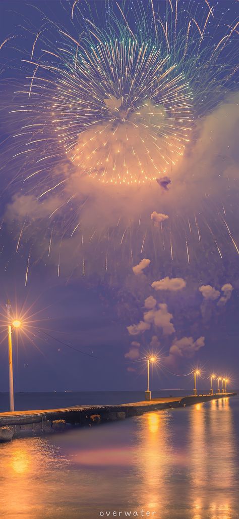 Pretty Blue Sky Aesthetic, Fireworks Aesthetic Wallpaper, 2014 Tumblr Aesthetic Wallpaper, Firework Wallpaper, Firework Aesthetic, Firework Background, Mix Aesthetic, Fireworks Aesthetic, Fireworks Wallpaper