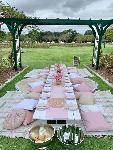 Pretty in pink picnic package | Lady Brisbane: Brisbane Picnics and News Pink Brunch, Picnic Party Decorations, Backyard Birthday Parties, Picnic Birthday Party, Picnic Theme, Backyard Birthday, Picnic Inspiration, Birthday Dinner Party, Picnic Decorations