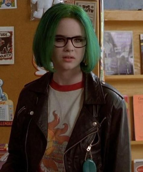 Ghost World Movie, 2000s Films, Nerd Movies, Thora Birch, Movie References, Aesthetic Movie, Iconic Films, Ghost World, Drain Gang