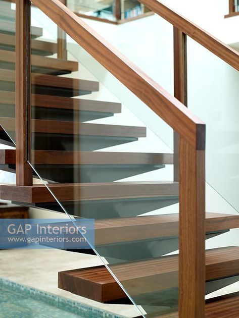 Glass Guardrail, Staircase Glass Design, Reling Design, Wooden Staircase Railing, Glass Staircase Railing, Wooden Staircase Design, Glass Stair, Glass Railing Stairs, Staircase Design Modern