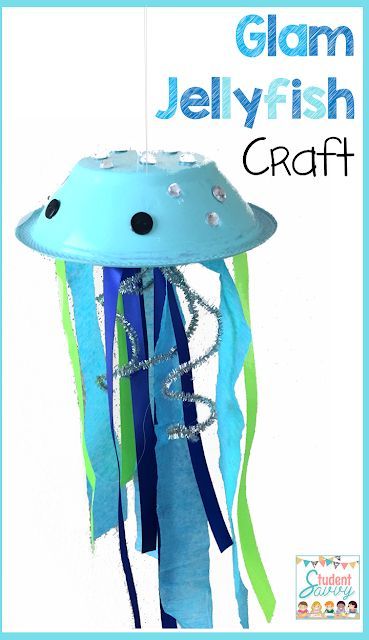 Art & Summer Projects! Jellyfish craft for kids. Decor Marin, Jellyfish Craft, Sea Crafts, Under The Sea Theme, Vbs Crafts, Ocean Crafts, Daycare Crafts, Sea Theme, Toddler Art