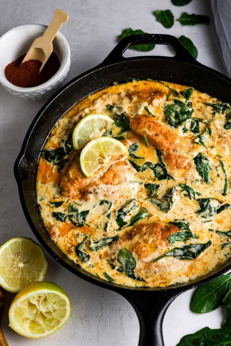 Lemon Chicken With Spinach, Chicken Spinach Recipes, Healthy Lemon Chicken, Creamy Spinach Chicken, Spinach Recipes Healthy, Alfredo Recipes, Chicken With Spinach, Lemon Chicken Thighs, Chicken Spinach Pasta