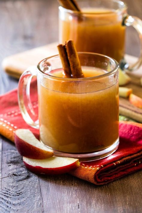 Apple Cider Ingredients, Mulled Cider Recipe, Slow Cooker Apple Cider, Homemade Cider, Cider Drinks, Cozy Fall Recipes, Apple Cider Recipe, Homemade Apple Cider, Slow Cooker Apples