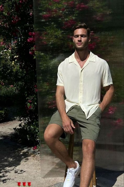 Mens Outfits Italy Summer, Men Trendy Outfits Summer, Male Italy Outfit, Men Relaxed Style, Male European Style, Shorts Guys Outfit, Italian Man Summer Outfit, Men’s Going Out Outfits Summer, Summer In Italy Men Outfit