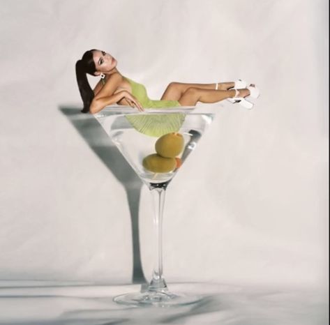 70s Photoshoot, Whimsical Photoshoot, Minimal Shirt Design, Creative Photoshoot Ideas, Glam Photoshoot, Cocktail Art, Dirty Martini, Photoshoot Themes, Portra 400