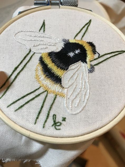 Honey Bee Embroidery, Bumble Bee Embroidery, Pdf Embroidery Pattern, Whale Pattern, Blackwork Embroidery, Bee Embroidery, Stitch Guide, Amy Jackson, Butterfly Embroidery