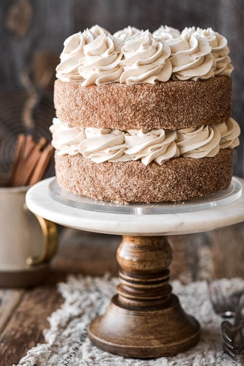 Cakes For People Who Dont Like Sweets, White Cake Ideas Birthdays, Fall Layer Cake, Autumn Cake Decorating, Cinnamon Layer Cake, Cinnamon Sugar Cake, Fall Cake Ideas, Two Layer Cake, Single Layer Cake