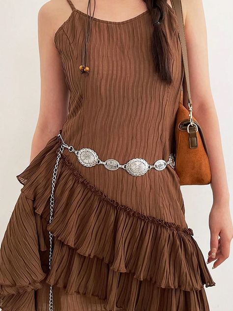 1pc Women's Bohemian Style Waist Belt With Vintage Metallic Chain Decoration BohoI discovered amazing products on SHEIN.com, come check them out! Waist Belt Outfit, Brown Belt Outfit, Bohemian Style Design, Accessorizing Outfits, Waist Chain Belt, Boho Inspo, Bohemian Style Clothing, Boho Belts, Boho Fashion Bohemian