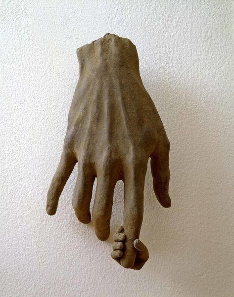 Hitesh Durgani, Sculpture Art Clay, Sculptures Céramiques, Hand Sculpture, Keramik Design, Hand Holding, Art Clay, Figurative Sculpture, Sculpture Installation