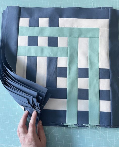 Make It Modern- A-Maze Me Quilt – Riley Blake Designs Maze Quilt Pattern, Riley Blake Quilt Patterns, Maze Quilt, Riley Blake Quilt, Bee Cross Stitch, Mirror Maze, Modern Quilt Pattern, Modern Quilting, Design Maker