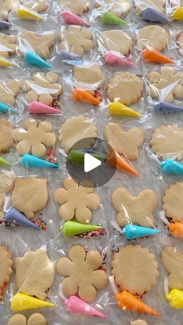 How To Make Cookies For Decorating, How To Package Cookies For Sale, Valentines Cookie Gift Box Ideas, Cookie Decorating Party Favors, Cookie Decorating Storage Ideas, Shortbread Cookie Packaging, Party Favor Christmas, Small Business Party Ideas, Selling Cookies At Craft Fair