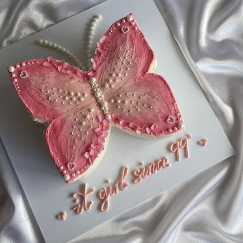 Cake For Friends Birthday, Birthday Cake For Best Friend, Butterfly Cake Ideas, Cake Captions, Cafe Poses, 22nd Birthday Cakes, Picnic Cake, 24 Birthday, Vintage Birthday Cakes