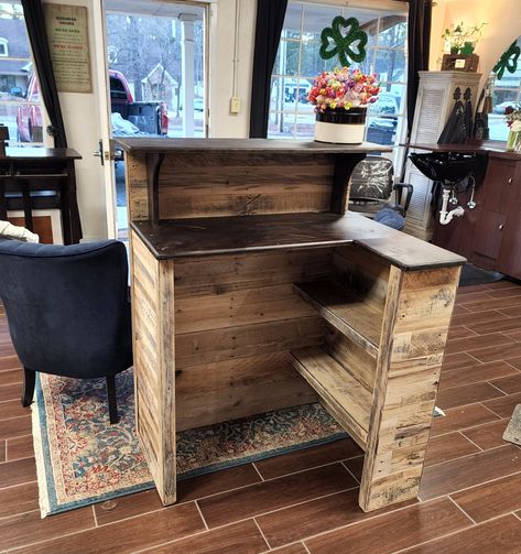 Tiny Salon Reception Desk, Small Store Counter Ideas, Small Register Counter, Small Front Desk Ideas, Small Check Out Counter, Store Checkout Counter Ideas, Small Cashier Counter Design, Mobile Boutique Checkout Counter, Diy Small Reception Desk