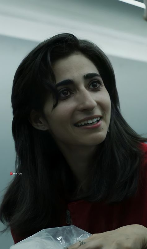 Alba Flores as Ágata Jiménez (Nairobi) Money Heist Nairobi Wallpaper, Money Heist 4k Wallpaper, Nairobi Wallpaper, Nairobi Money Heist, Money Heist Wallpaper, Photo Retouching Services, Cute Headers For Twitter, Lord Hanuman Wallpapers, Pose Fotografi