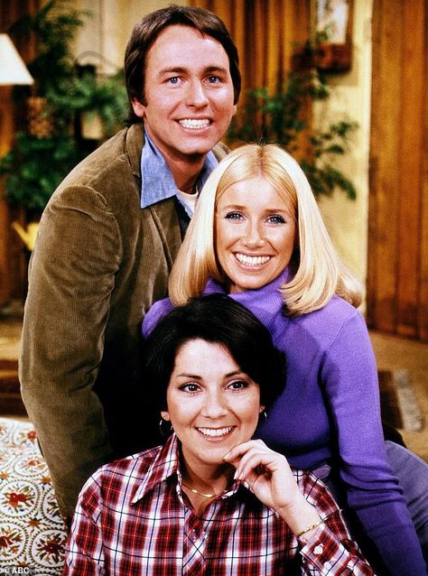 A smart trio: She came to fame on Three's Company; seen with John Ritter and Joyce Dewitt. The show aired from 1977 until 1984 Threes Company, Three’s Company, John Ritter, Suzanne Somers, Three's Company, Classic Television, Old Shows, Old Tv Shows, Vintage Tv