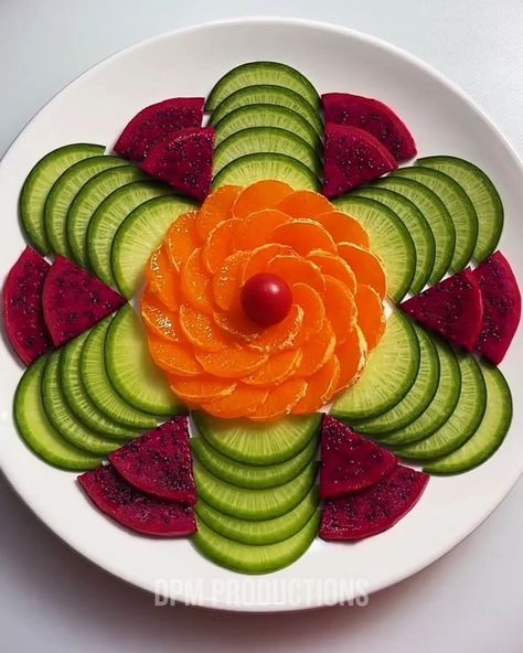 Plate Decoration Ideas, Plate Decoration, Food Plate, Plate Decor, Food Decoration, Salad Plates, Unique Decor, Food Dishes, Decoration Ideas