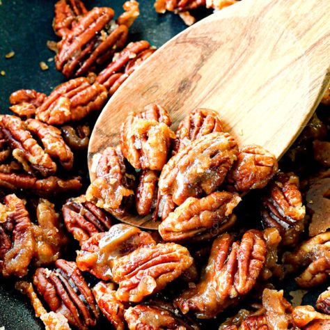 5 Minute Perfect Caramelized Nuts - Carlsbad Cravings Carmelized Walnuts, Candied Nuts Recipe, Glazed Nuts, Snacks Homemade, Caramelized Walnuts, Berry Fruit Salad, Winter Fruit Salad, Twice Baked Sweet Potatoes, Butternut Squash Salad