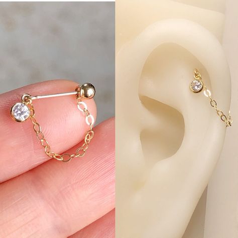 Helix Chain, Helix Jewelry, Cool Ear Piercings, Pretty Ear Piercings, Cool Piercings, Cute Ear Piercings, Cartilage Earring, Trendy Earrings, Earring Jewelry