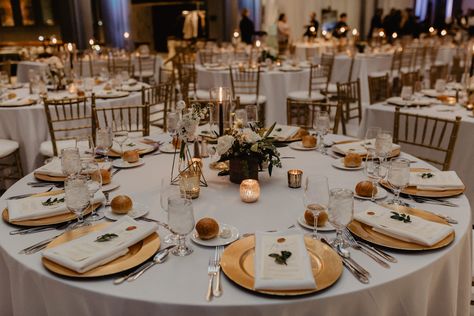 Round tables with chiavari chairs and gold charger plates used at Kiernan Plaza 📷: Nicole Nero Photography Charger Plates Decor Place Settings, Gold Plate Table Setting, Gold Charger Plates Wedding Table Setting, Wedding Table With Gold Charger Plates, Gold Chargers Wedding Place Settings Round Table, Gold Charger Plates Wedding Centerpieces, Good Chargers Wedding, Wedding Table Charger Plates, Wedding Gold Charger Plates