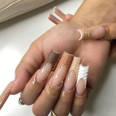 Tan Nail Designs, Nails Pics, Crocodile Nails, Tan Nails, Y2k Nails, Design Nails, Nail Accessories, Tan Lines, Brunette Hair