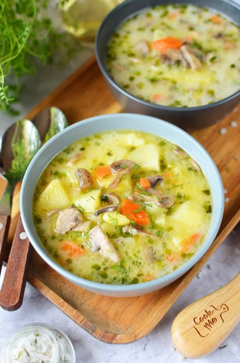 Russian Potato Soup, European Soup Recipes, Russian Food Recipes, Work From Home Lunch, Mushroom Potato Soup, Mushroom Potato, Russian Foods, Traditional Russian Food, Creamy Soup Recipes