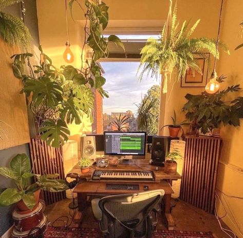 Studio Room Ideas, Music Studio Design, Home Studio Desk, Music Studio Decor, Music Room Design, Home Recording Studio Setup, Recording Studio Setup, Home Studio Ideas, Home Music Rooms