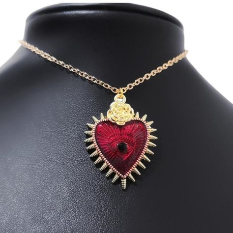 Ornate Gold + Red Enamel Heart Pendant. Gold-Plated Chain. 2" Chain Extender. Lobster Clasp. Cb159 Goth Punk Fashion, Valentines Day Video, Artistic Necklace, Day Video, Love Valentines Day, Necklace Gothic, Ocean Jewelry, Vintage Inspired Jewelry, Heart Choker