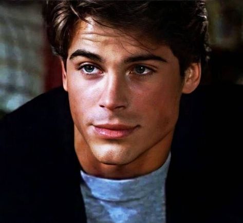 Rob Lowe 80s, Young Rob Lowe, Outsiders Sodapop, The Outsiders Sodapop, 80s Guys, Sodapop Curtis, 80s Actors, Male Model Face, The Outsiders Cast