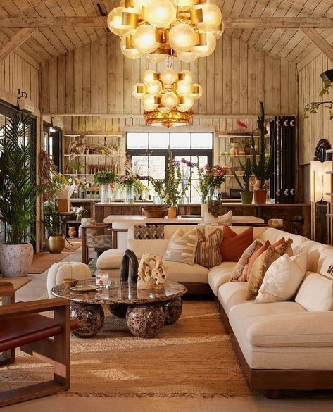 Soho Farmhouse Interiors, Soho House Chicago, Farmhouse Studio, House App, Home Studios, Soho Hotel, Soho Farmhouse, House Foundation, Soho Home