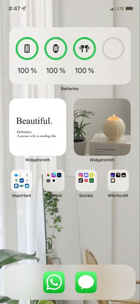 Clean Iphone Aesthetic, Iphone Clean Aesthetic, Clean Iphone Wallpaper Aesthetic, Clean Ios Homescreen, Design Iphone Home Screen, Ios 16 Wallpaper Inspiration, Clean Girl Ios 16, Ios 15 Organization, Ios 16 Wallpaper Iphone Aesthetic Ideas