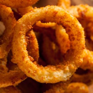 Easy Baked Onion Rings Sweet onion rings coated in a crunchy creole breading, baked to crispy perfection using your oven! They are easy to make and are so much healthier than greasy, deep-fried rings. Enjoy them as a yummy side to your cheeseburgers! Course Side Dish Cuisine American Keyword baked onion rings Prep Time 15 minutes minutes Cook Time 20 minutes minutes Total Time 35 minutes minutes Servings 4 Author Pamela Reed Ingredients 2 large onions sliced into 1/4 to 1/2 inch rings 1/2 cup Onion In Air Fryer, Low Cal Air Fryer, Onion Rings Easy, Tempura Fish, Zucchini Tarte, Baked Onion Rings, Baked Onion, Beer Battered Onion Rings, Tempura Recipe