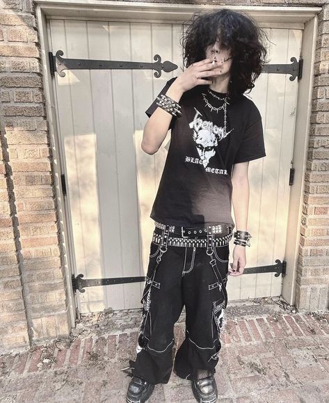 Opiumcore Outfits Boy, Emo Fits 2000s Men, Mall Goth Mens Fashion, Horrorcore Outfits Men, Y2k Goth Outfits Men, Goth Guy Clothes, Baggy Emo Outfits Male, Men’s Goth Outfits, Grunge Y2k Male Outfits