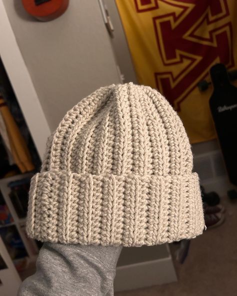 charley crochets on Instagram: "can you tell it’s hat season? this one is about 22 inches around, also plenty stretchy due to the ribbing. this one is also going for $15 +$5 shipping, can be made in tons of colors!! send me a dm or comment if you’re interested! #crochet #crochetedgoods #handmade #slowfashion #beanie #beanieseason" Knitted Beanie Aesthetic, Crochet Binie Hat, Crocheting A Beanie, Crochet Hat For Winter, How To Crochet Hats Tutorials, Crochet Beanie Ribbed, Bennies Hats Crochet, Crochet Ideas One Skein, Winter Crochet Beanie