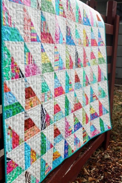 To The Point: A Quick n’ Easy Jelly Quilt Tutorial | Stitchery Dickory Dock | Bloglovin’ Jelly Roll Quilt, Jelly Roll Patterns, Jelly Roll Quilt Patterns, Half Square Triangle Quilts, String Quilts, Baby Quilt Patterns, Cozy Quilts, Jellyroll Quilts, Easy Quilt Patterns