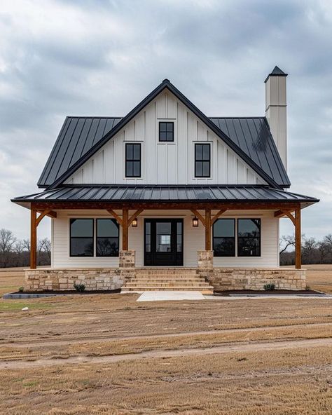 Black Roof Cream House, Snow Cabin, Barn House Design, Barn Style House Plans, Cabin Exterior, Dream Life House, Modern Barn House, Gorgeous Houses, Casa Exterior