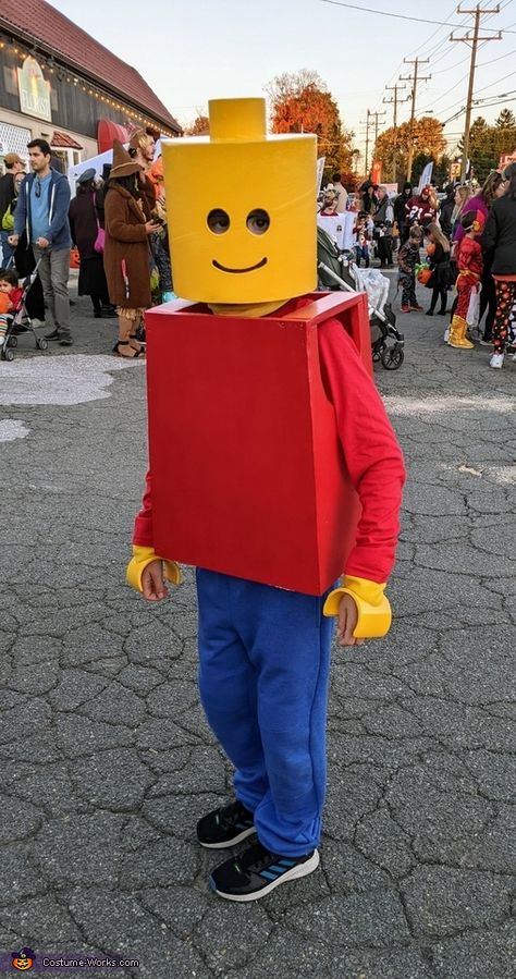 Book Day Costumes Boys, Lego Costume Diy, Lego Man Costumes, Diy Costumes For Boys, Boys Halloween Costumes Diy, Halloween Costumes Kids Boys, Lego Costume, Lego Halloween, Diy Lego