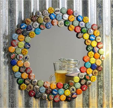 Original Design Ideas to Recycle Metal Caps for Home Decorating Diy Beer Bottle Cap Crafts, Apartment Diys, Beer Bottle Diy, Dorm Crafts, Pancake Restaurant, Beer Bottle Cap Crafts, Beer Cap Art, Bottle Top Crafts, Bottle Cap Projects