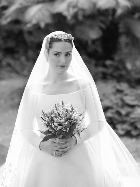 Philippa Cadogan wears Emilia Wickstead Bespoke Bridal Emily Wickstead, Photography Ideas Black And White, Conservative Wedding Dress, Weddding Dress, Christian Bride, Wedding Lookbook, Wedding Portrait Poses, Classy Wedding Dress, Beautiful Tiaras