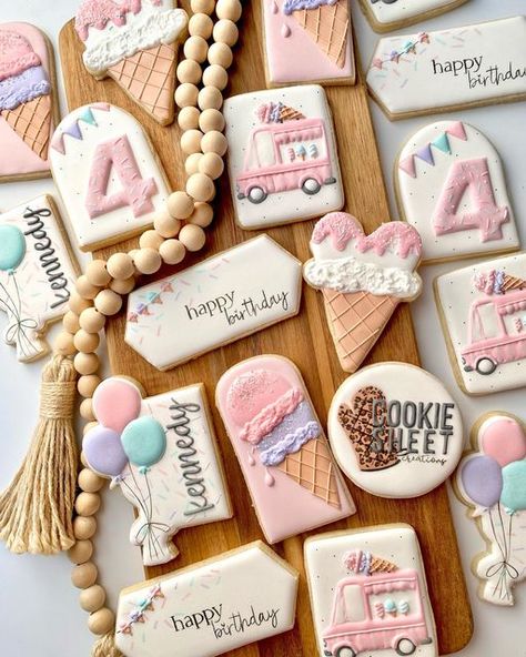 Birthday Cookies Decorated, Scream 4, Happy Birthday Cookie, Royal Iced Cookies, Sugar Cookie Designs, Sweet Birthday, Ice Cream Birthday, Ice Cream Cookies, Sweet Cookies