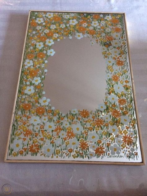 Wall Mirror Collage, Aesthetic Wall Mirror, Collage Mirror, Artistic Mirror, Painted Mirror Art, Mirror Collage, Painted Daisies, Vintage Bob, Decor Mirror