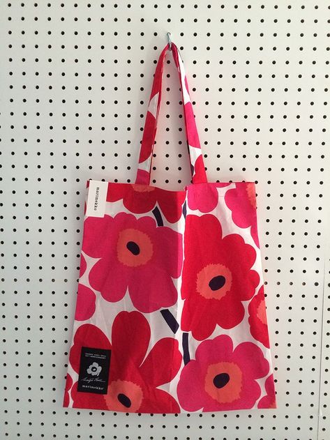 Marimekko Bag, Custom Jewelry Packaging, Textile Collection, Bright Bag, Custom Jewelry Box, Textile Bag, Lv Bags, Poppy Print, Fancy Bags