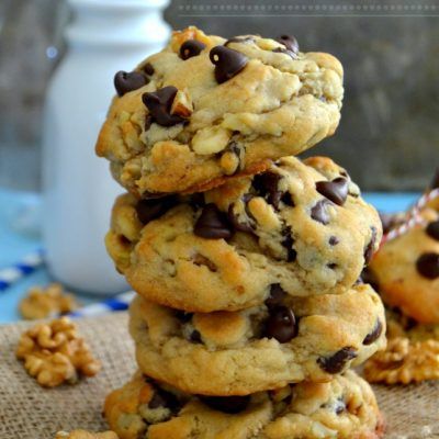 Walnut Chocolate Chip Cookies, Chocolate Chip Walnut Cookies, Levain Bakery, Favorite Cookie Recipe, Walnut Cookies, Chewy Chocolate Chip, Chewy Chocolate Chip Cookies, Semi Sweet Chocolate Chips, Brownie Cookies