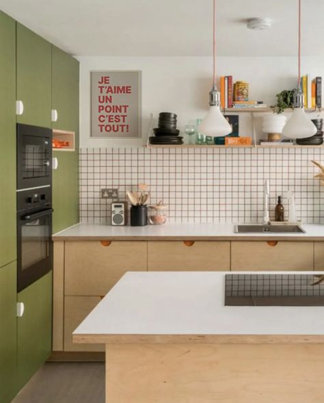 Bauhaus Interior Kitchens, Best Kitchen 2023, Post Modern Kitchen, Postmodern Kitchen, Danish Modern Kitchen, Bauhaus Kitchen, Colorblock Kitchen, Modernist Kitchen, Triangle Building