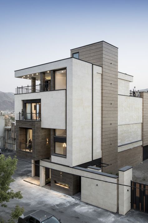 House NO.20; Order in Chaos / White Cube Atelier | ArchDaily Order In Chaos, Home Designs Exterior, Residential Building Design, Best Modern House Design, Modern Architecture Building, Modern House Facades, Modern Exterior House Designs, Duplex House Design, Architecture Building Design